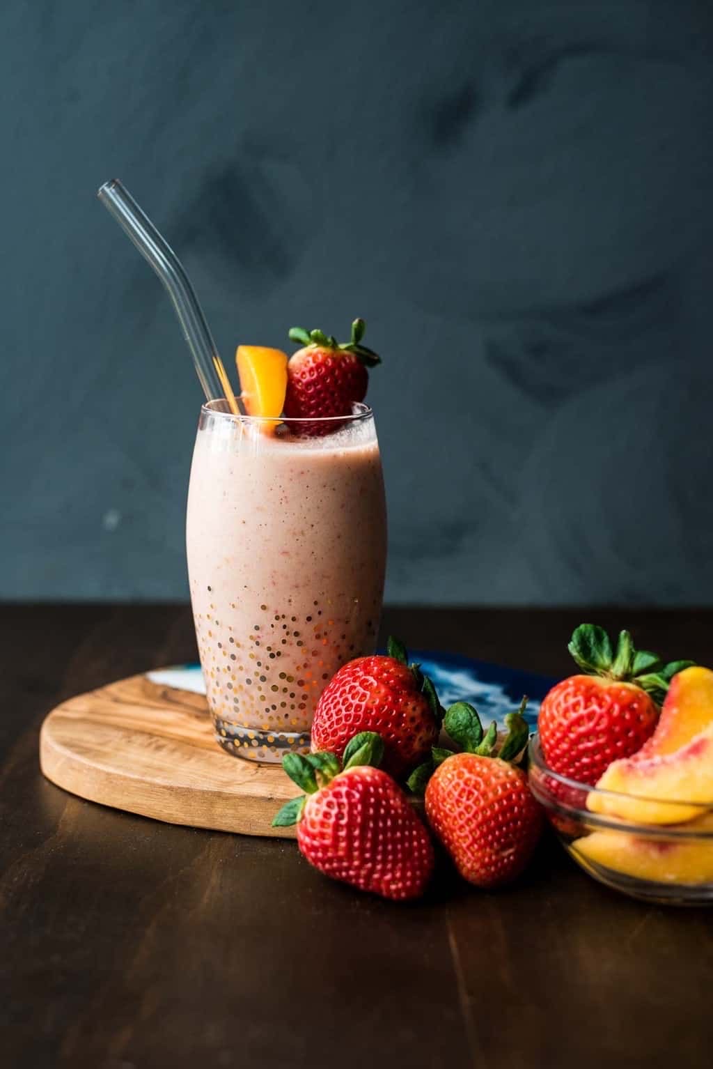 PEACH & STRAWBERRY SMOOTHIE